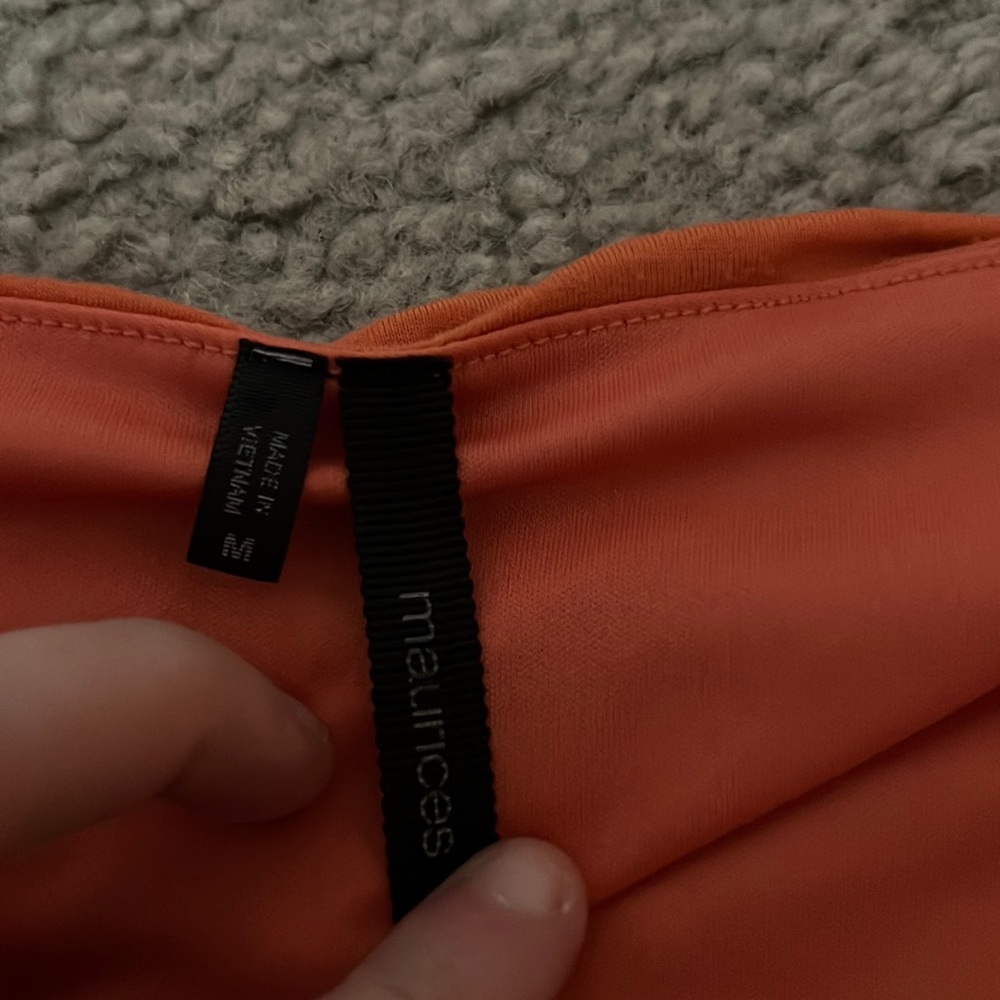 Maunces orange tank top